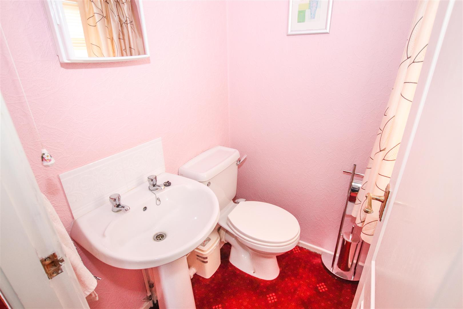 EN-SUITE W.C.